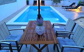Cypress Tree Holiday Apartments