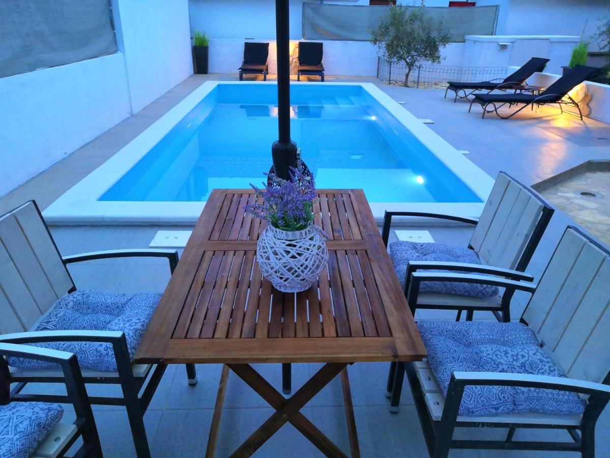 Cypress Tree Holiday Apartments Privlaka  Exteriér fotografie